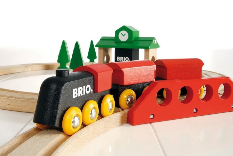 Brio Classic Figure 8 Train Set 33028 2y +