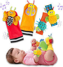 Lamaze Gardenbug Wrist Rattle and Footfinder Set by Tomy 0m+