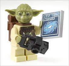 LEGO Star Wars Yoda's Galaxy Atlas With Yoda Minifigure 6+