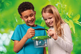 Outdoor Adventure Bug Viewer by Brainstorm Toys