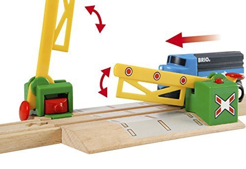 Brio Magnetic Action Crossing 33750